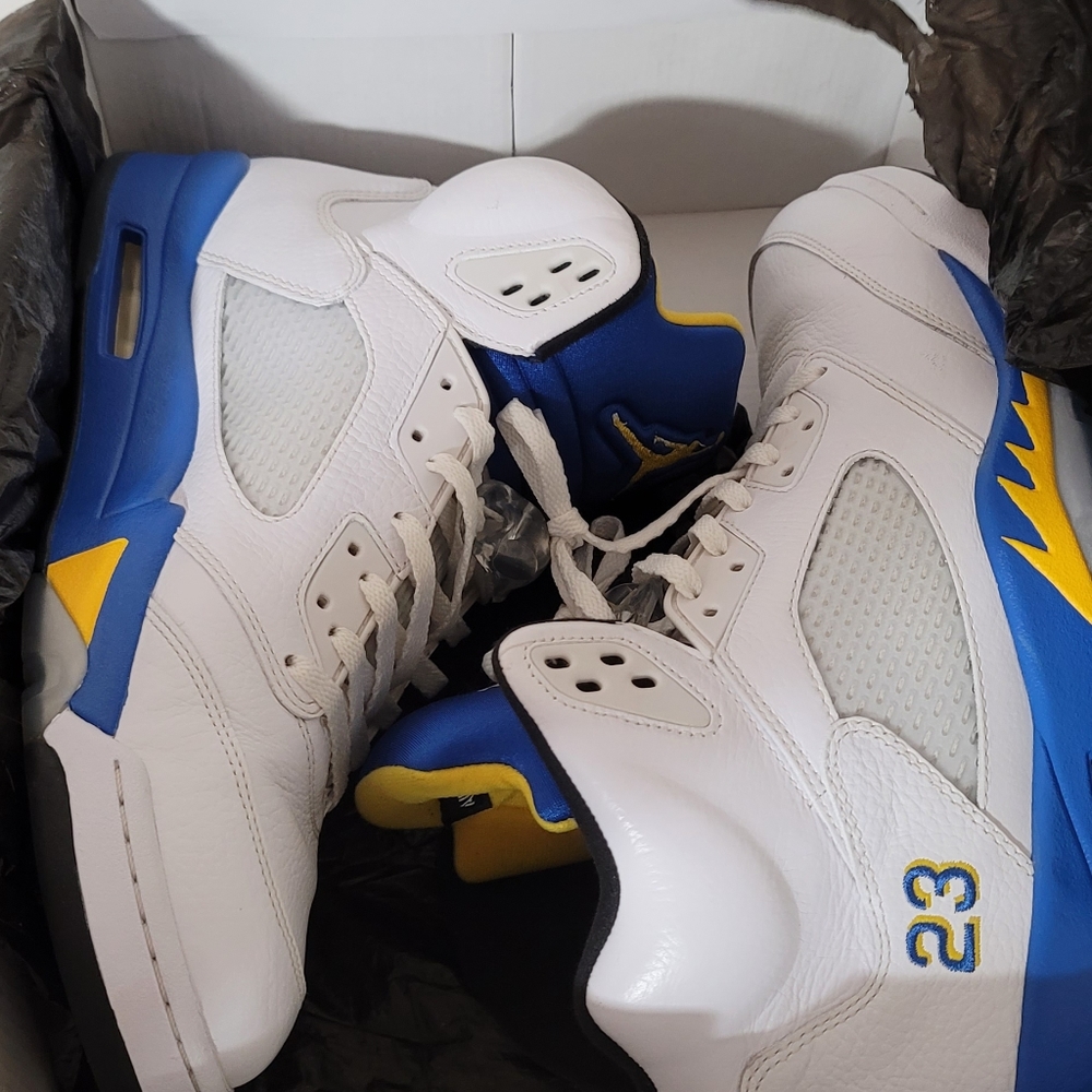 🚨🚨🚨 SOLD 🚨Jordan 5 Laney's (PRICE NEGOTIABLE)